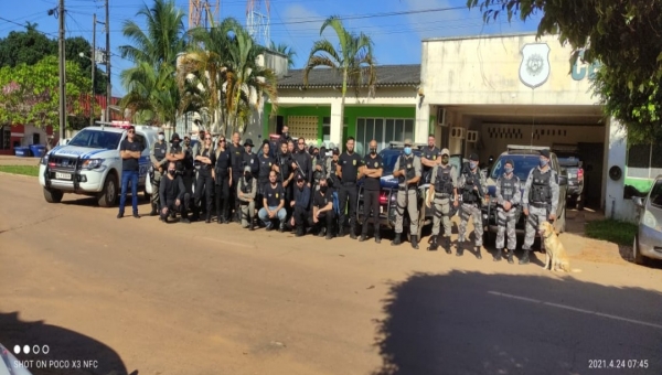 Cinco são presos por roubo de caminhonetes em Plácido de Castro 